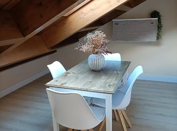 Precioso Atico En El Centro De Lägenhet Sabiñánigo